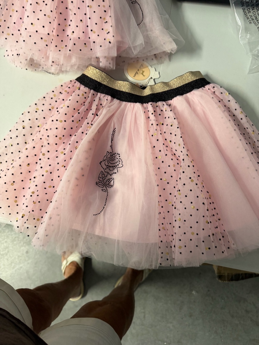 Size 4 girls, pink tutu with rose and embellishment from doe a deer new w